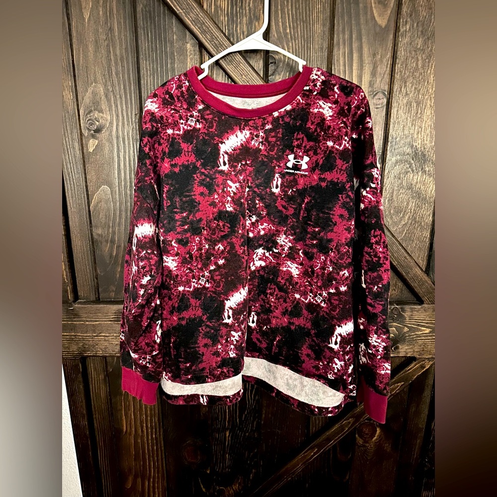 Women’s Under Armour sweatshirt size XXL, tie dye pink  Pit to pit  26"  B39